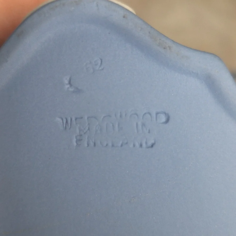 Wedgwood Jasperware blue oval trinket box 4